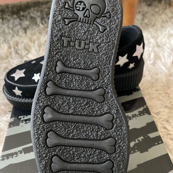 TUK Creepers - Black with Silver Stars - New in Box - Never Worn - Picture 2 of 3